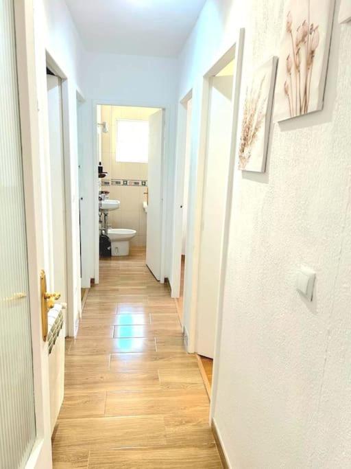 Cozy 3br: Ac & Park, 4min Walk, Golf 15 Min Apartment *